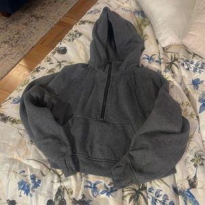 Lululemon Scuba Half Zip Hoodie in heathered Speckled Black size XS/S